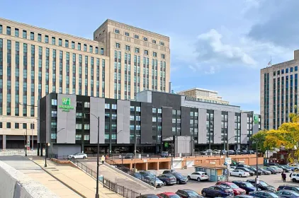 Holiday Inn Hotel & Suites Chicago - Downtown by IHG