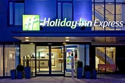Holiday Inn Express Birmingham South A45, an IHG Hotel