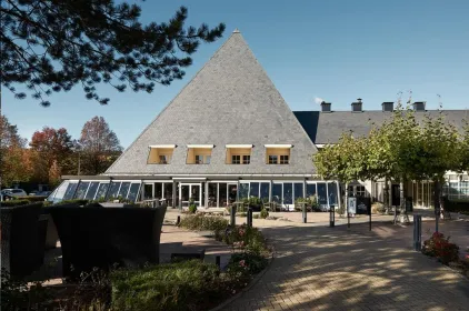 Carlton President Hotel